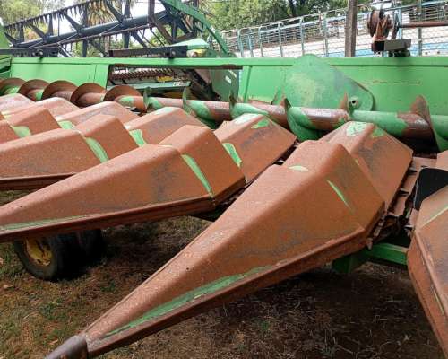 John Deere 8 Surcos a 70