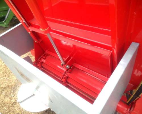 Distribuidor de Abono Orgánico Ipacol DSE 7.500 RS