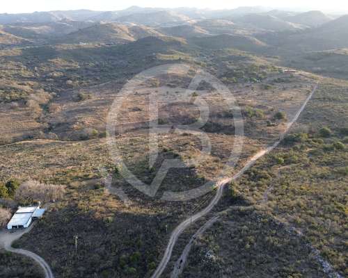 Terreno de 4 Ha en Falda del Carmen- con Arroyo, Casa
