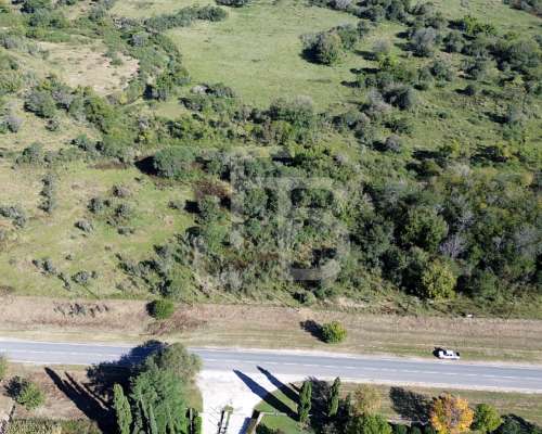 Lote de 2 Hectáreas con Arroyo Zona los Molinos, Sobre Ruta
