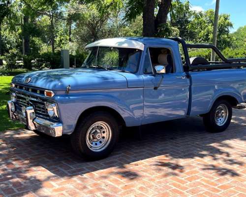 Camioneta Ford F100 68 Restaurada de Salon.