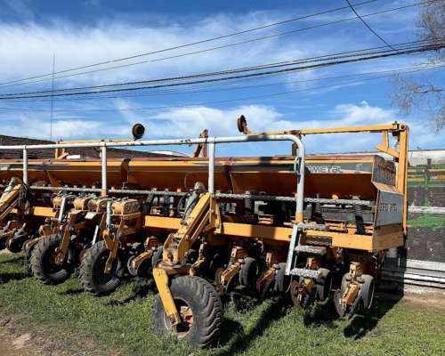 Sembradora Agrometal TX Mega 16 a 52