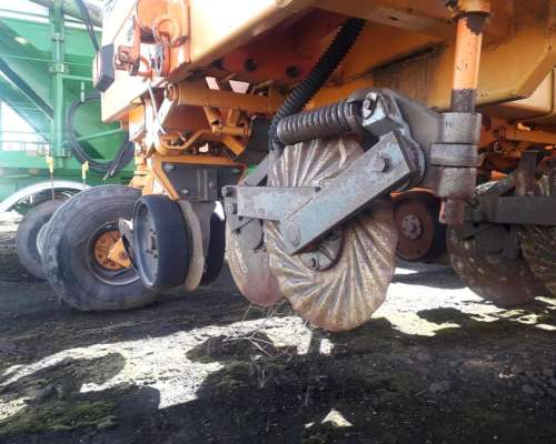 Sembradora de Grano Grueso Agrometal Mecánica de 14 a 70 cm