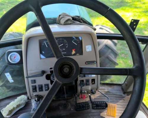 Tractor John Deere 6615, 125 HP, año 2008, 2.800hs Motor REP