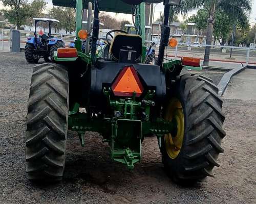 John Deere 5725 con Pala - Impecable