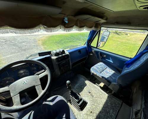 Volkswagen 17220 Tractor 2010