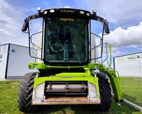 Claas Tucano 560, con Plat de 30pies