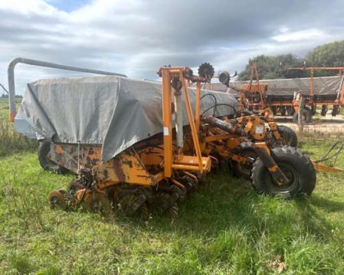 Sembradora Agrometal MX 3321 muy Buena