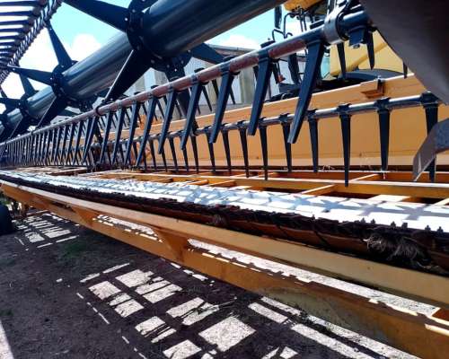 Cosechadora New Holland, CR 9060, año 2009, Draper 35