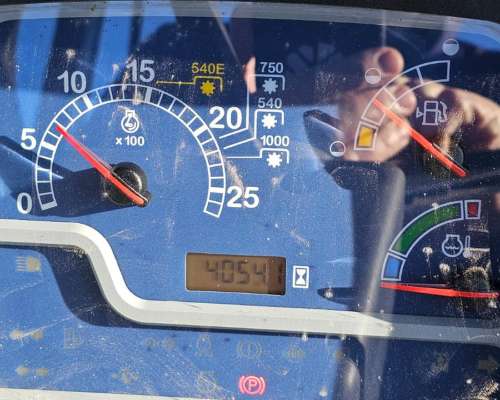 Tractor TD5.100 C/pala OM 500 Joystick año 2013 muy Buen EST
