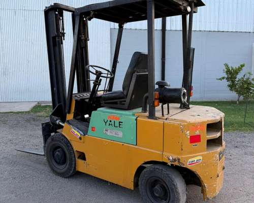 Autoelevador Yale 2.5 TON