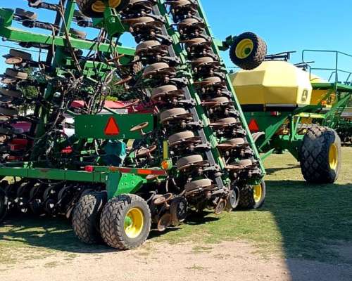 Sembradora John Deere de 13 Mts.