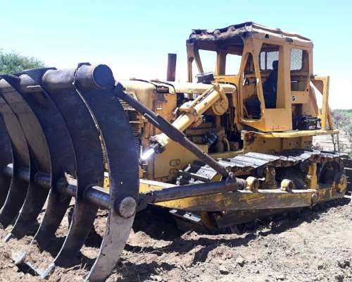 Topadora Caterpillar D7g. Serie Alta. en Marcha.