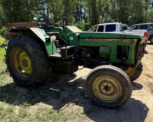 Tractor John Deere 2300
