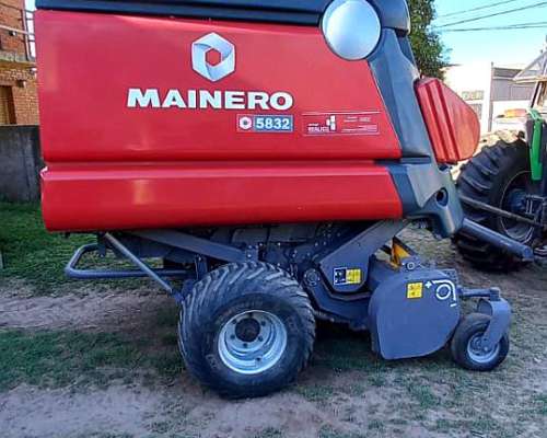 Rotoenfardadora Mainero 5832 con Cuter