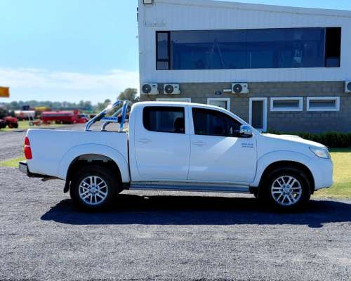 Toyota Hilux SRV 4X2 2015 - 245.000 km