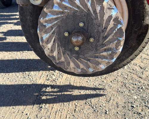 Sembradora Apache 6210 18 Surcos a 52,5 Neumatica