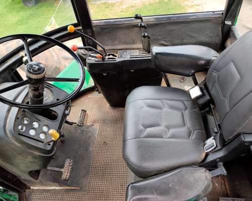 John Deere 8430. 215 HP. Articulado