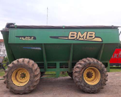 Tolva Usada BMB Modelo 20.2 C/neumaticos y BZA (tl0164)