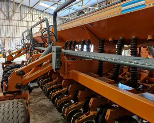 Sembradora Agrometal TX Mega 20/42 - 2012