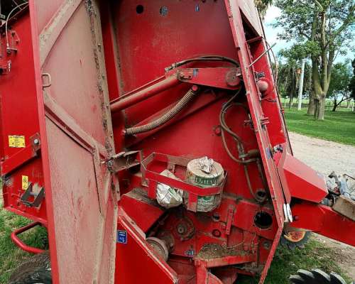 Rotoenfardadora Mainero 5820 en Buen Estado General