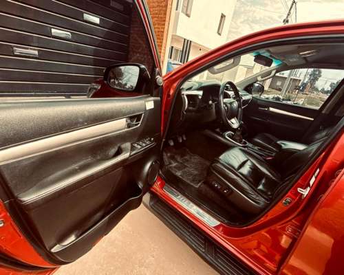 Toyota Hilux 4X4 D/C SRX 2.8 TDI 6 M/T