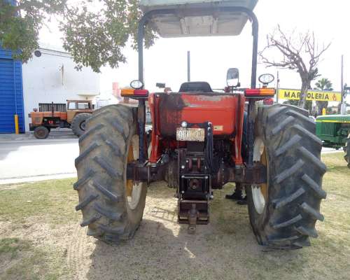 New Holland 110-90 Noble y Rendidor