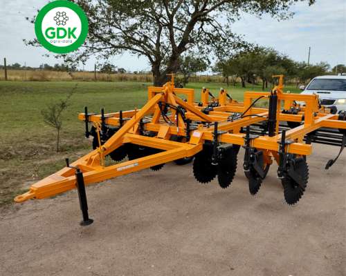 Descompactador de Suelo 4 Timones. Campra.