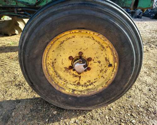 Tractor John Deere 3140