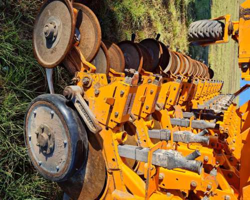 Agrometal MXY II 27 Lineas a 17,5, Alfalfero.