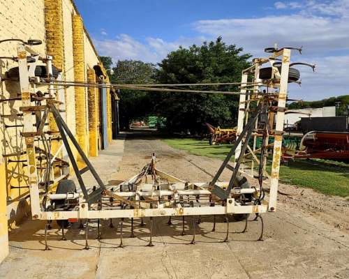 Vibro Cultivador Templar de 7.5 MS de Ancho.