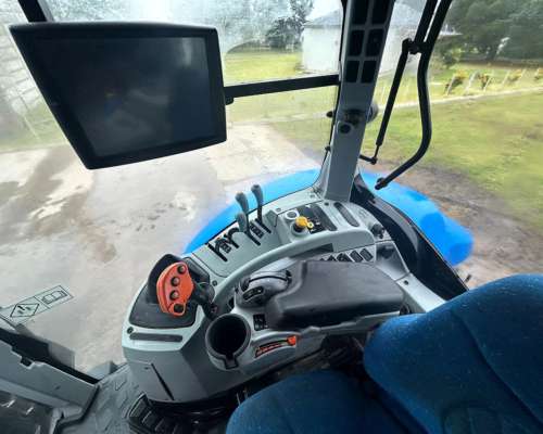 Usado - New Holland - T7-205 - 2021 - 4wd - Piloto