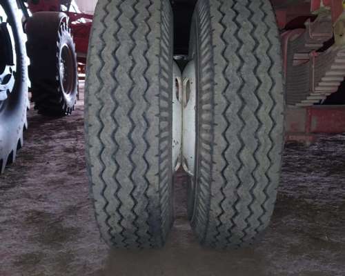 Vendo 8 Llantas para Duales Centro 8 Agujeros, Armadas Todas