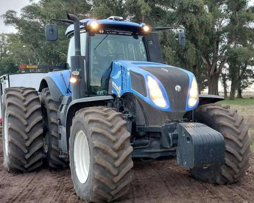 Trattore In Miniatura Ertl 1:64 New Holland Genesis T8.380 &ndash; Colore Rosa Con Doppio Posteriore