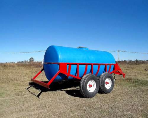 Acoplado Tanque Balancín 3.800 Lts – con Rompeolas