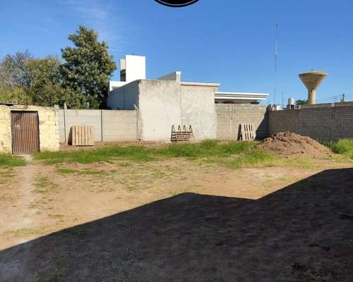 En Venta Propiedad con Casa + Local + Lote Amplio