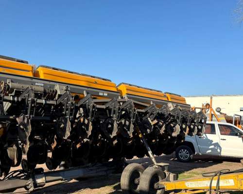 Sembradora Pla de 12 a 52 Doble Fertilización