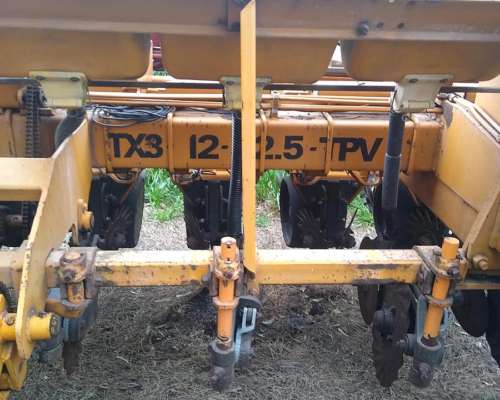 Sembradora Agrometal TX3 , 13 Lineas a 52 cm