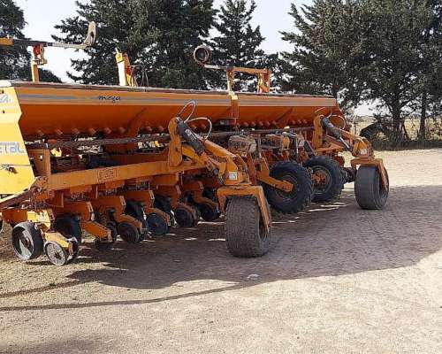 Sembradora Agrometal TX Mega 16 a 52
