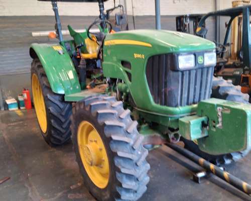 John Deere 5090 E38 Doble, Paton. año 2023. 3pts. 3266hs.