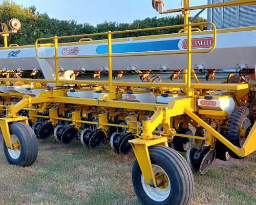 Ascanelli RS Mágnum 3000 . 14 Surcos a 70cm Fertilización