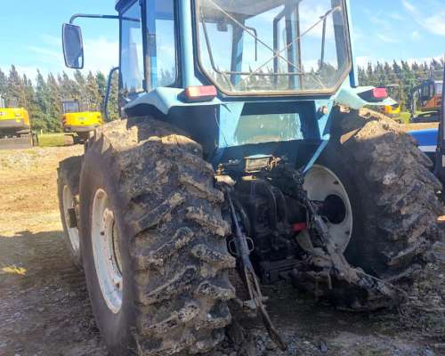 Tractor Agricola New Holland 4X4 año 2005