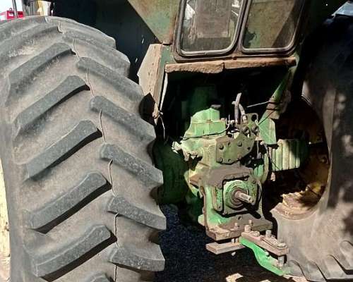 Tractor John Deere 3140