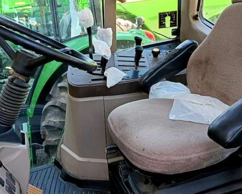 Tractor John Deere 6615 año 2006.