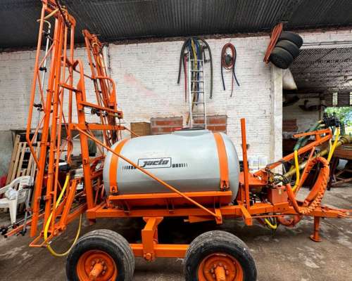 Pulverizadora Jacto Columbia AD 18