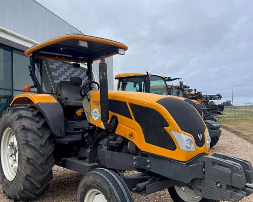 Tractor Valtra A750, Plataformado. 3 Puntos. 3000hs.