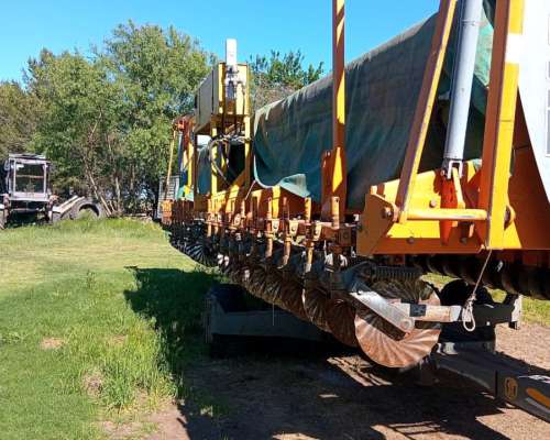 Sembradora Agrometal, TX Pivot 1, año 2011, 23 a 35