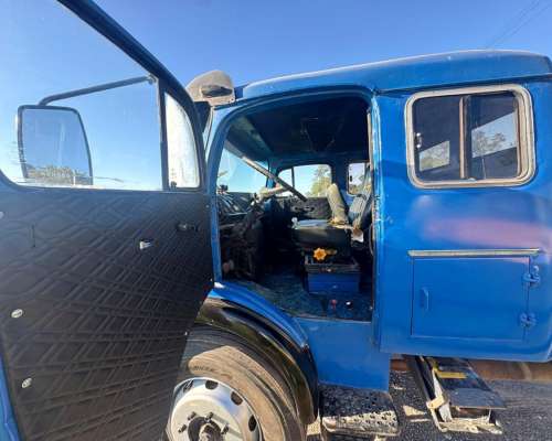 Mercedes Benz 1114 con Motor 1518