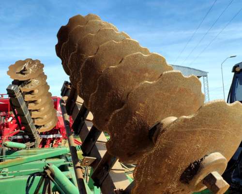 Rastra Pampero de 64 Discos Usada