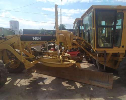 Excavadora Caterpillar 140h Usada